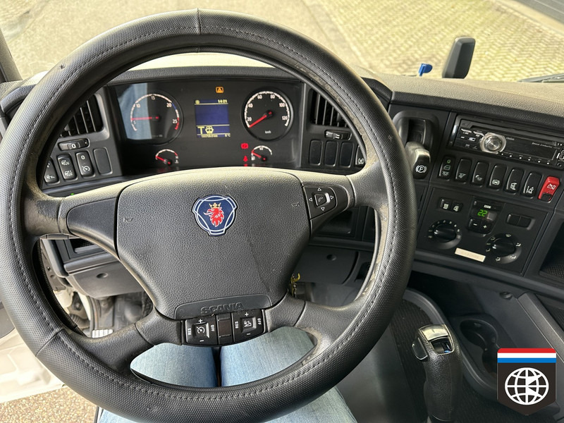 Фото интерьера 2: Тягач Scania G 340 LNG MANUAL / RETARDER
