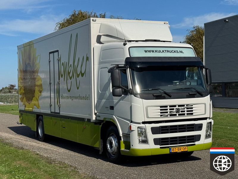 Volvo FM 300 - FRIGO BOX TRUCK + Taillift - New tyres - CONCOURSTAAT - Рефрижератор: фото 1 Volvo FM 300 - FRIGO BOX TRUCK + Taillift - New tyres - CONCOURSTAAT - Рефрижератор: фото 1