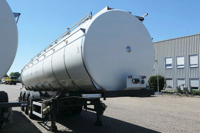 Menci SA 105/Lebensmittel Tank 32 cbm./Liftachse - Полуприцеп-цистерна: фото 3 Menci SA 105/Lebensmittel Tank 32 cbm./Liftachse - Полуприцеп-цистерна: фото 3