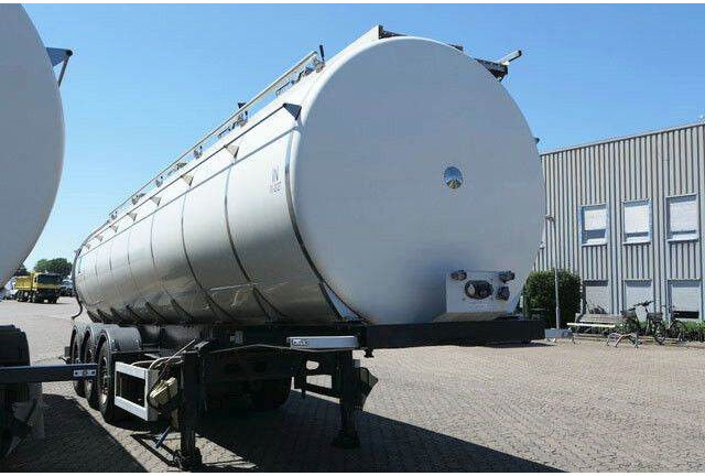 Menci SA 105/Lebensmittel Tank 32 cbm./Liftachse - Полуприцеп-цистерна: фото 3 Menci SA 105/Lebensmittel Tank 32 cbm./Liftachse - Полуприцеп-цистерна: фото 3