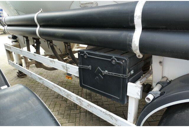 SPITZER SF 2743 PI, Zement, Alu-Felgen, 43m³, 1 Kammer - Полуприцеп-цистерна: фото 5 SPITZER SF 2743 PI, Zement, Alu-Felgen, 43m³, 1 Kammer - Полуприцеп-цистерна: фото 5