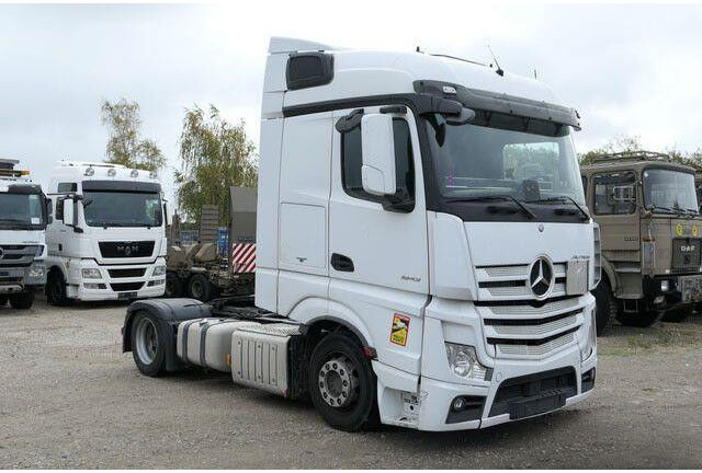 Mercedes-Benz 1843 Actros 4x2, Retarder, 2x Tank, AC, Lowliner - Тягач: фото 5 Mercedes-Benz 1843 Actros 4x2, Retarder, 2x Tank, AC, Lowliner - Тягач: фото 5