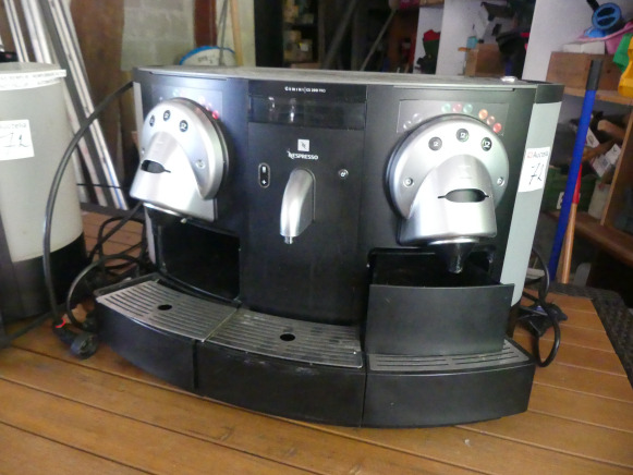 2 Machines à café Nespresso 705/CS200 - Пищевое оборудование: фото 5 2 Machines à café Nespresso 705/CS200 - Пищевое оборудование: фото 5