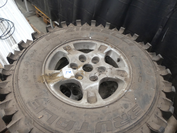 4 Roues pour Ziarelli Brutale 4X4 En provenance de Mitsubishi Pajero - Колесо для Тракторов: фото 1 4 Roues pour Ziarelli Brutale 4X4 En provenance de Mitsubishi Pajero - Колесо для Тракторов: фото 1