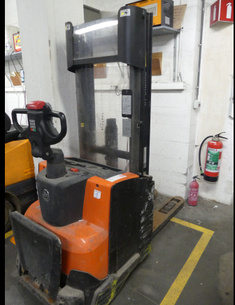 REF:2245.18.36 - Gerbeur électrique BT Staxio SWE120 L - Другая техника: фото 2 REF:2245.18.36 - Gerbeur électrique BT Staxio SWE120 L - Другая техника: фото 2