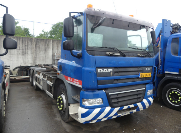 REF:BS-SG-14 - Camion porte container DAF FASCF85 (2007-1.117.773 km) - Грузовик-контейнеровоз/ Сменный кузов: фото 2 REF:BS-SG-14 - Camion porte container DAF FASCF85 (2007-1.117.773 km) - Грузовик-контейнеровоз/ Сменный кузов: фото 2