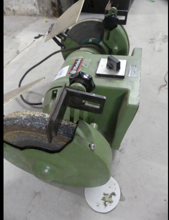 Touret à meuler double tété Métabo DS 7226D, Table de travail pliante Black&Decker (9714-040) - Металлообрабатывающий станок: фото 4 Touret à meuler double tété Métabo DS 7226D, Table de travail pliante Black&Decker (9714-040) - Металлообрабатывающий станок: фото 4