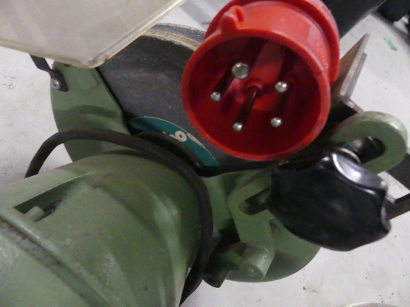 Touret à meuler double tété Métabo DS 7226D, Table de travail pliante Black&Decker (9714-040) - Металлообрабатывающий станок: фото 5 Touret à meuler double tété Métabo DS 7226D, Table de travail pliante Black&Decker (9714-040) - Металлообрабатывающий станок: фото 5