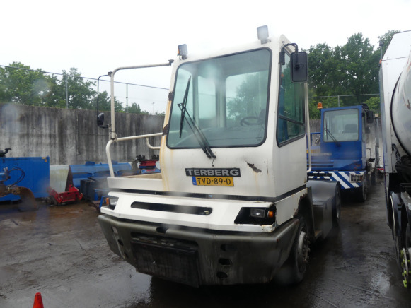 REF:TVD-89-D - Tracteur routier Terberg YT222 (2012-140.756 km) - Тягач: фото 1 REF:TVD-89-D - Tracteur routier Terberg YT222 (2012-140.756 km) - Тягач: фото 1