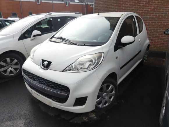 Voiture Peugeot 107 (2012-99.475 km) - Легковой автомобиль: фото 1 Voiture Peugeot 107 (2012-99.475 km) - Легковой автомобиль: фото 1