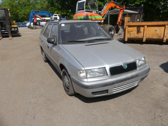 Voiture Skoda Felicia Station wagon (1999-134.345 km) - Легковой автомобиль: фото 2 Voiture Skoda Felicia Station wagon (1999-134.345 km) - Легковой автомобиль: фото 2