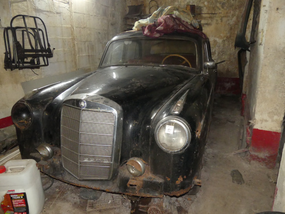 Легковой автомобиль Voiture ancêtre Mercedes-Benz 220S Poton: фото 1