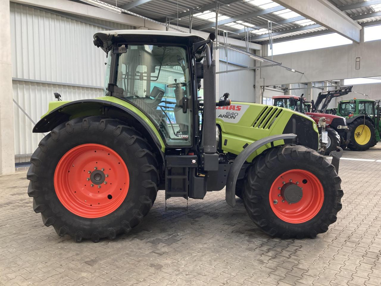 CLAAS Arion 640 - Трактор: фото 5 CLAAS Arion 640 - Трактор: фото 5