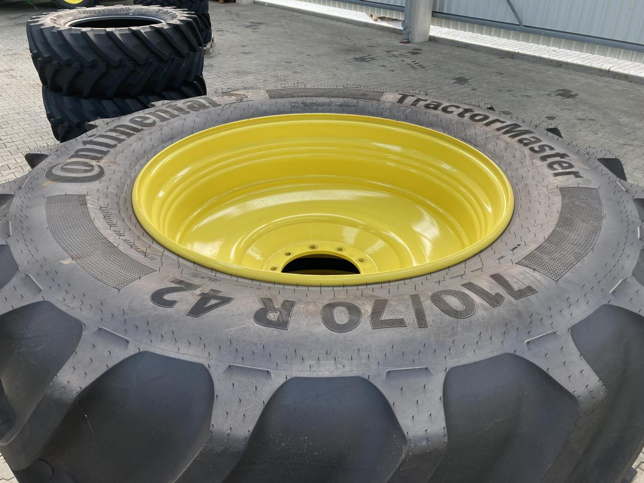 Continental 710/70R42 - Шина для Сельскохозяйственной техники: фото 3 Continental 710/70R42 - Шина для Сельскохозяйственной техники: фото 3