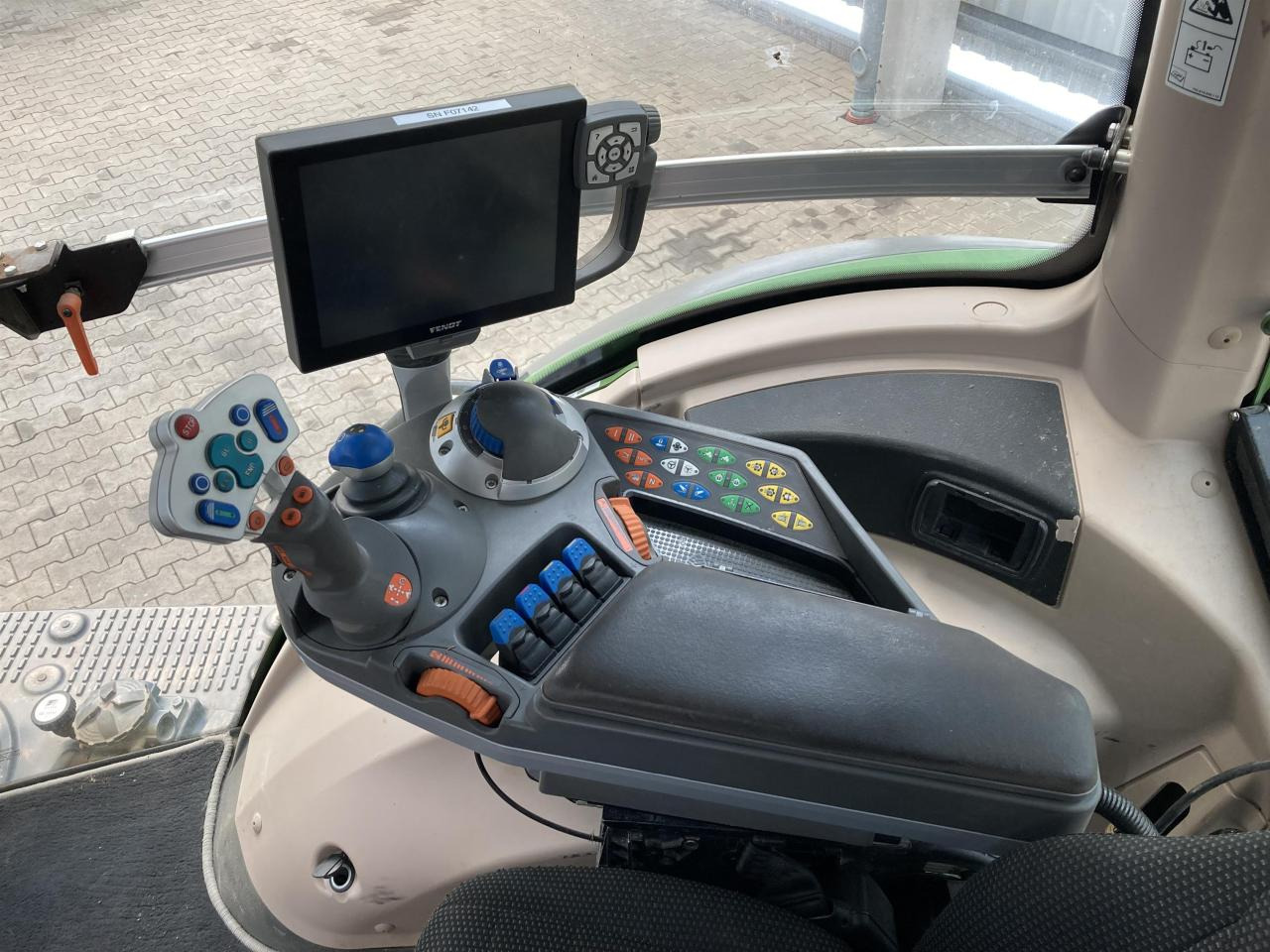 Трактор Fendt 828 Profi Plus: фото 11 Трактор Fendt 828 Profi Plus: фото 11