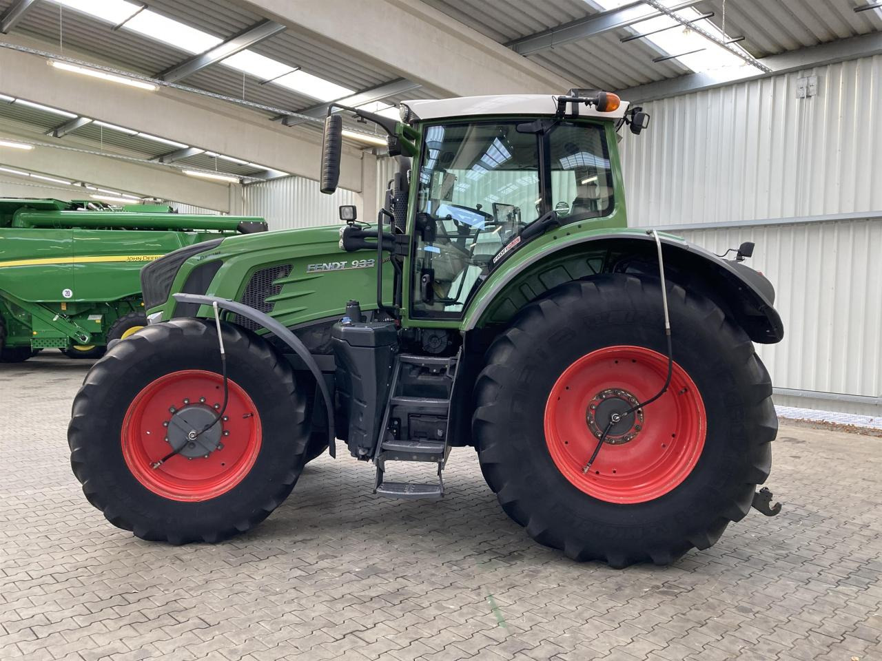 Fendt 933 Vario Profi Plus - Трактор: фото 3 Fendt 933 Vario Profi Plus - Трактор: фото 3