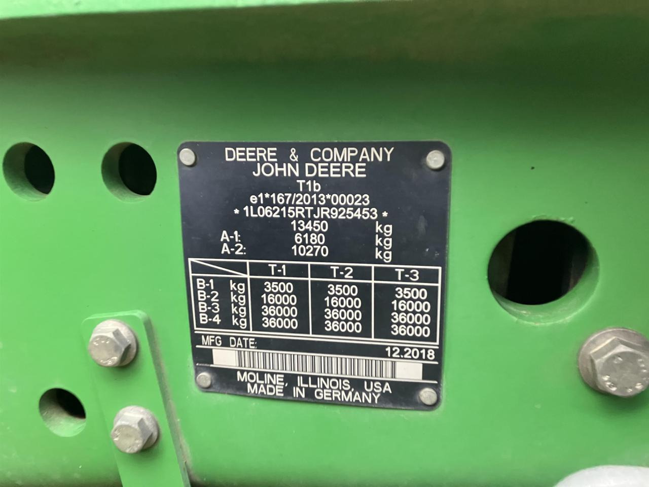 Трактор John Deere 6215R: фото 11 Трактор John Deere 6215R: фото 11