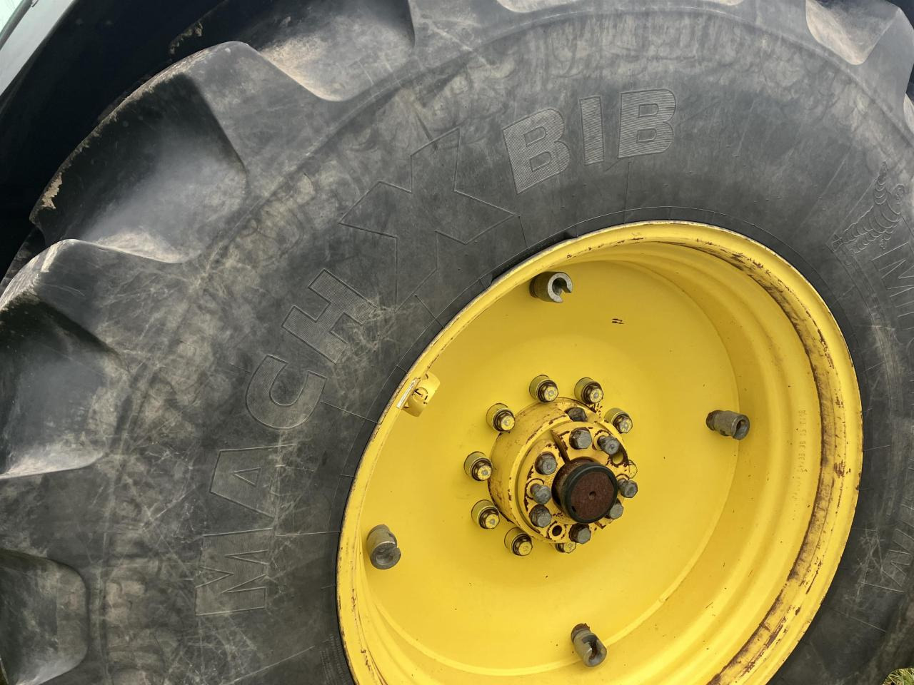 Трактор John Deere 6215R: фото 10 Трактор John Deere 6215R: фото 10