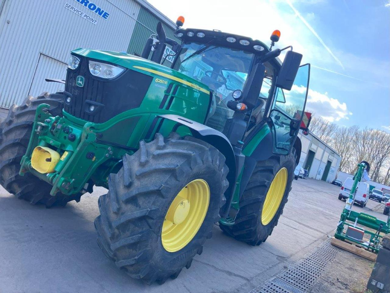 John Deere 6250R - Трактор: фото 1 John Deere 6250R - Трактор: фото 1