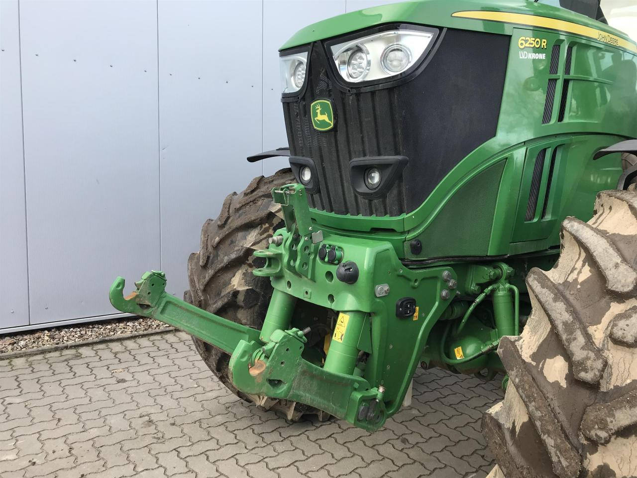 John Deere 6250R - Трактор: фото 4 John Deere 6250R - Трактор: фото 4