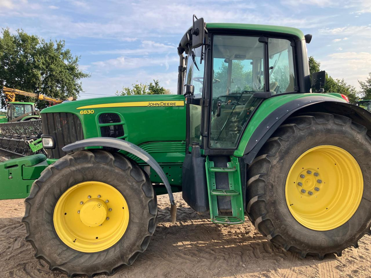 John Deere 6830 - Трактор: фото 5 John Deere 6830 - Трактор: фото 5