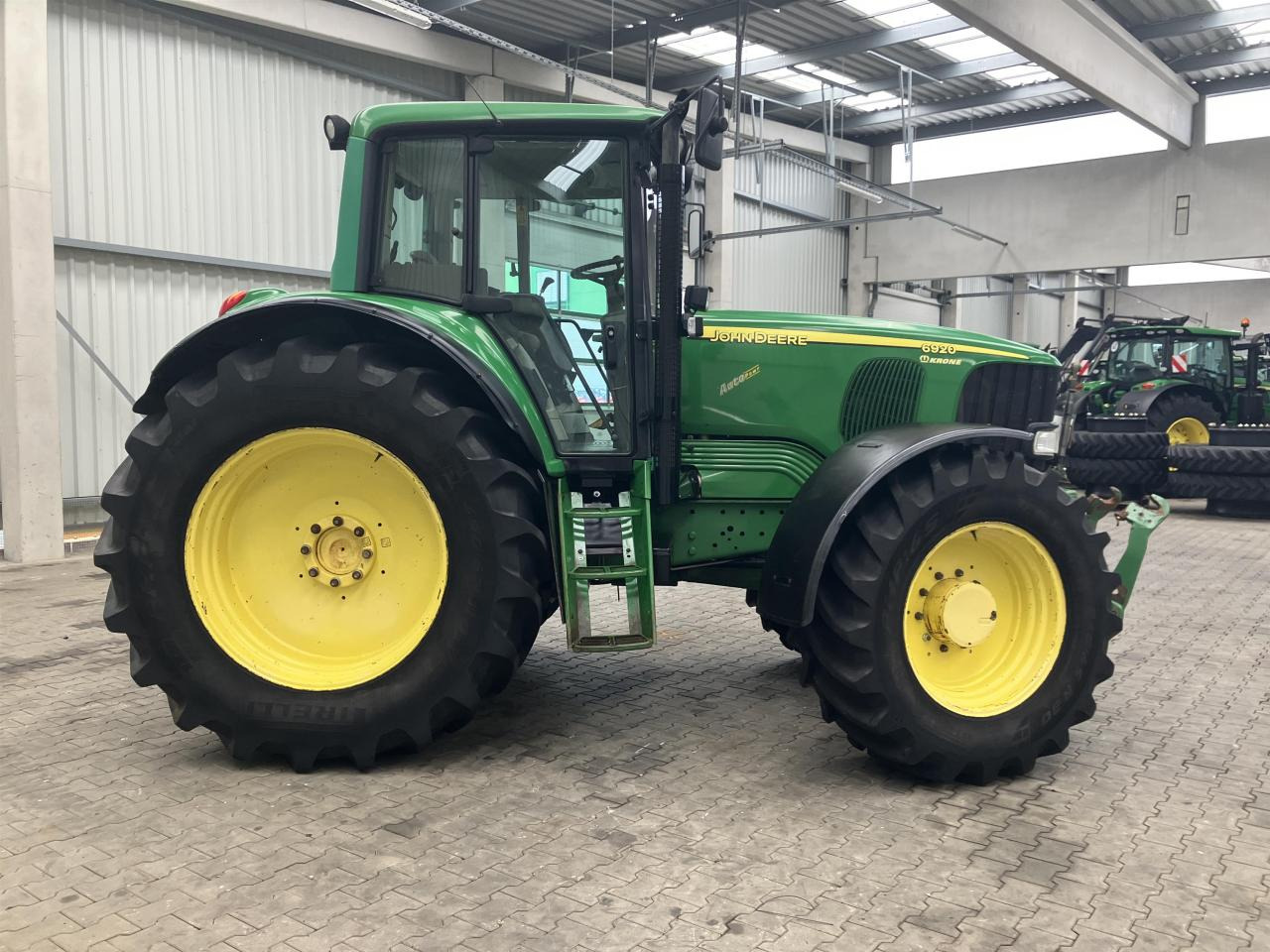 John Deere 6920 PREMIUM PLUS - Трактор: фото 5 John Deere 6920 PREMIUM PLUS - Трактор: фото 5