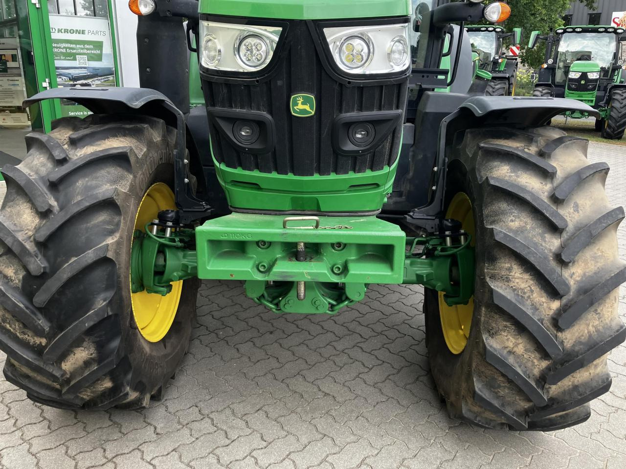 John Deere 6R 130 - Трактор: фото 4 John Deere 6R 130 - Трактор: фото 4