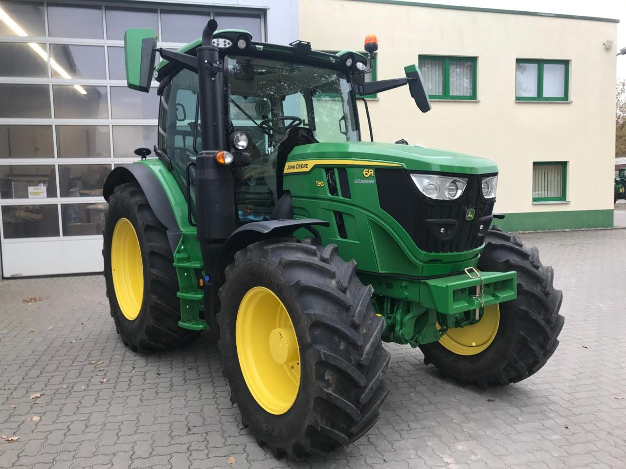 John Deere 6R 130 - Трактор: фото 3 John Deere 6R 130 - Трактор: фото 3