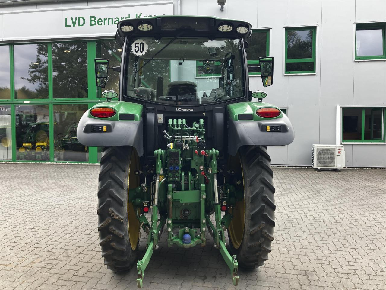 John Deere 6R 130 - Трактор: фото 5 John Deere 6R 130 - Трактор: фото 5