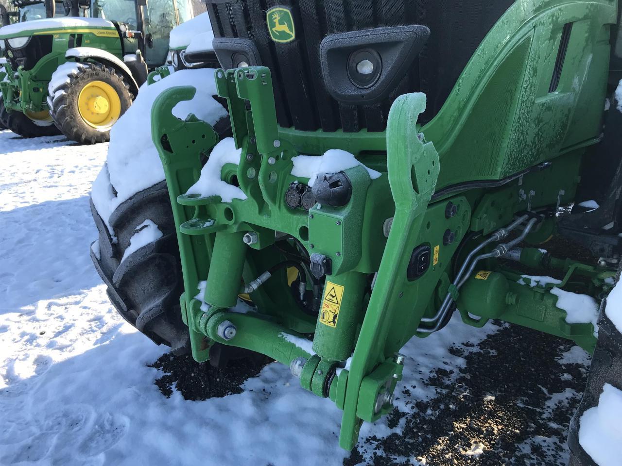 John Deere 6R 140 - Трактор: фото 3 John Deere 6R 140 - Трактор: фото 3