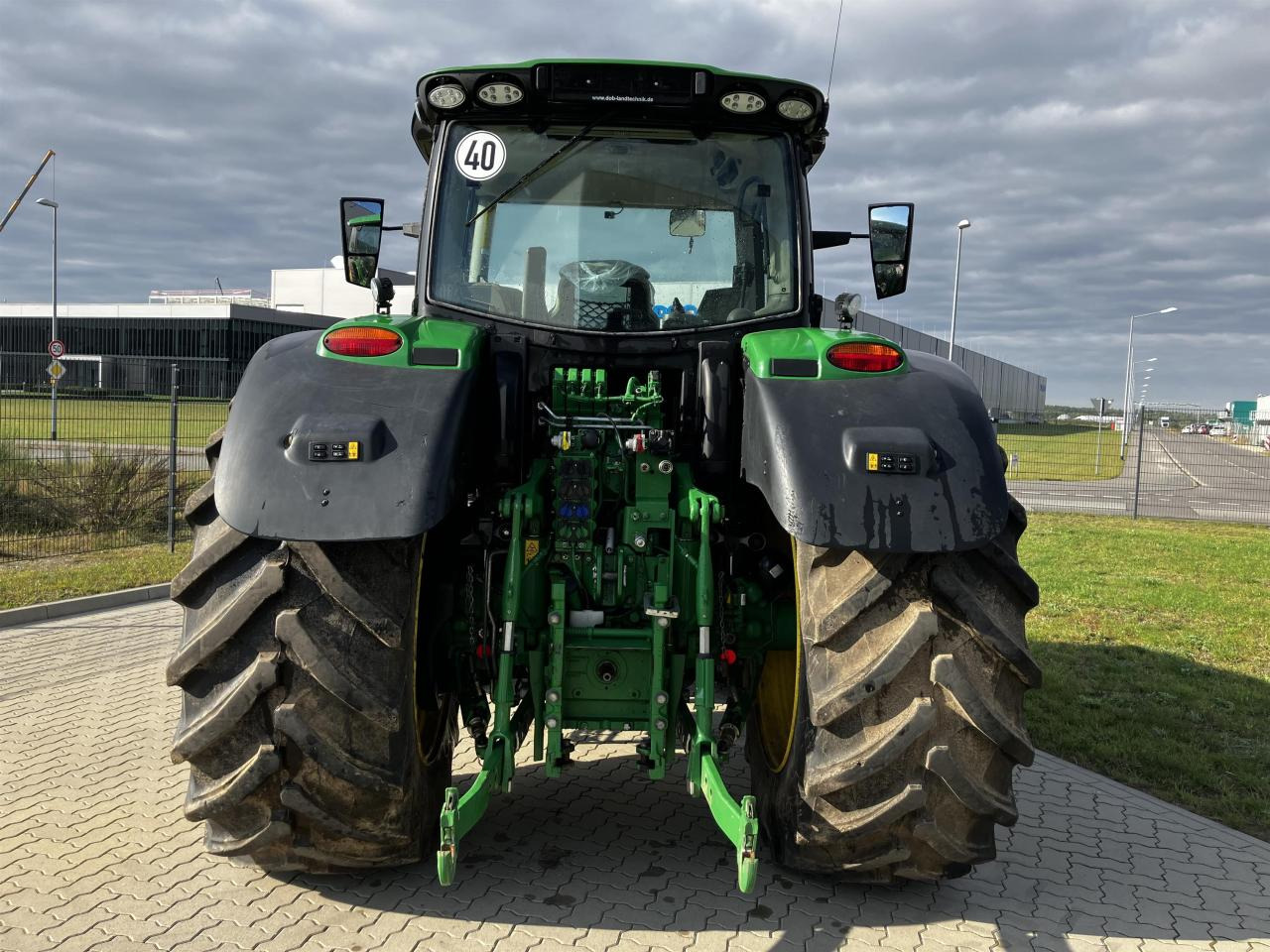 John Deere 6R 185 - Трактор: фото 5 John Deere 6R 185 - Трактор: фото 5