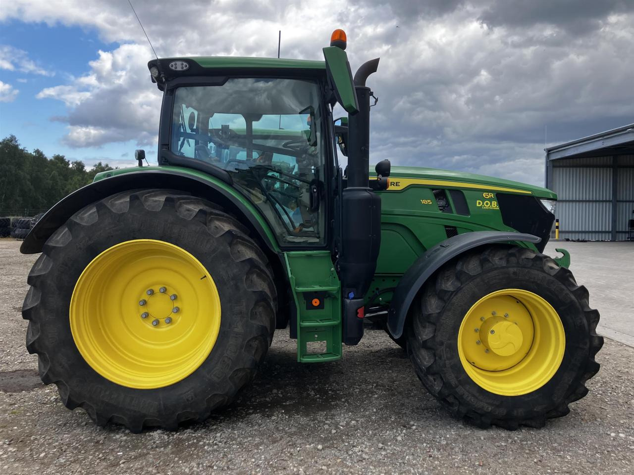 John Deere 6R 185 - Трактор: фото 2 John Deere 6R 185 - Трактор: фото 2