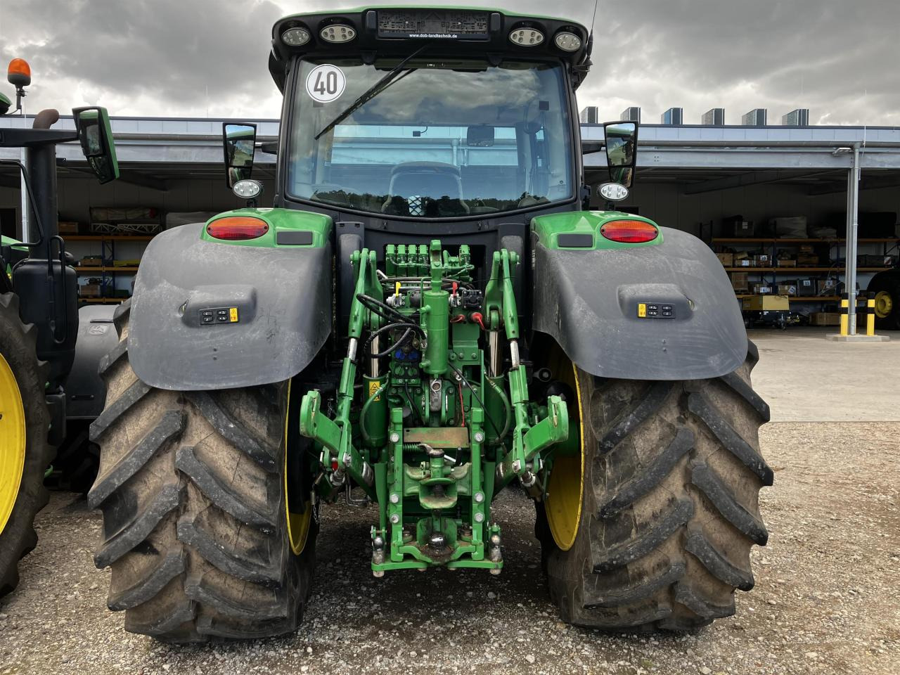 John Deere 6R 185 - Трактор: фото 5 John Deere 6R 185 - Трактор: фото 5