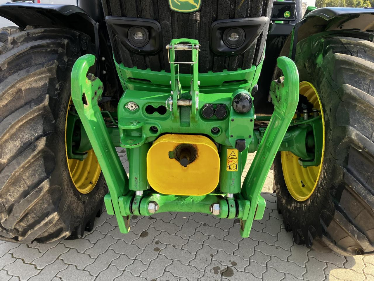John Deere 6R 185 - Трактор: фото 4 John Deere 6R 185 - Трактор: фото 4