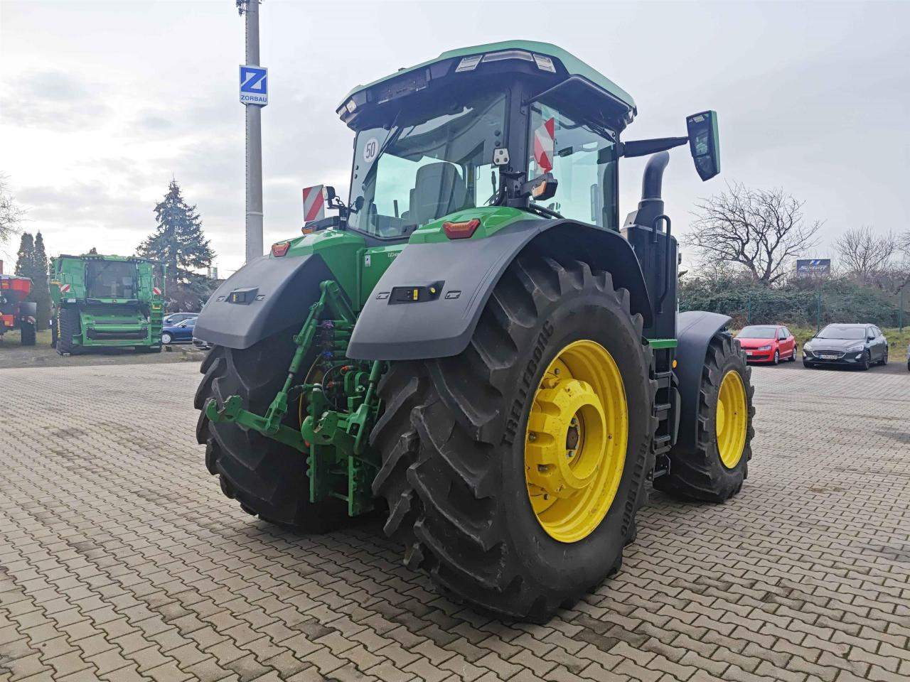 John Deere 7R 330 - Трактор: фото 3 John Deere 7R 330 - Трактор: фото 3