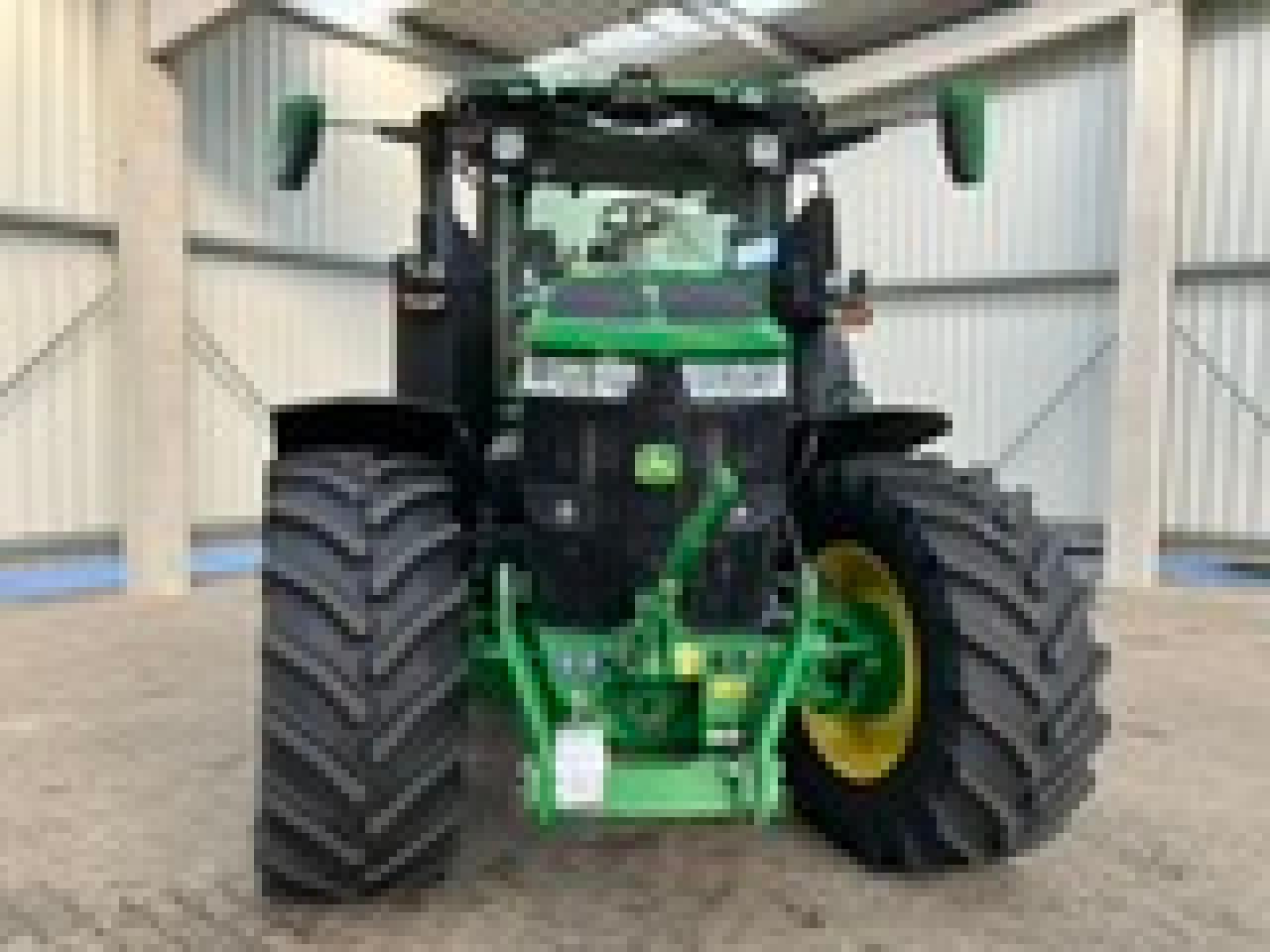 John Deere 7R 330 - Трактор: фото 2 John Deere 7R 330 - Трактор: фото 2