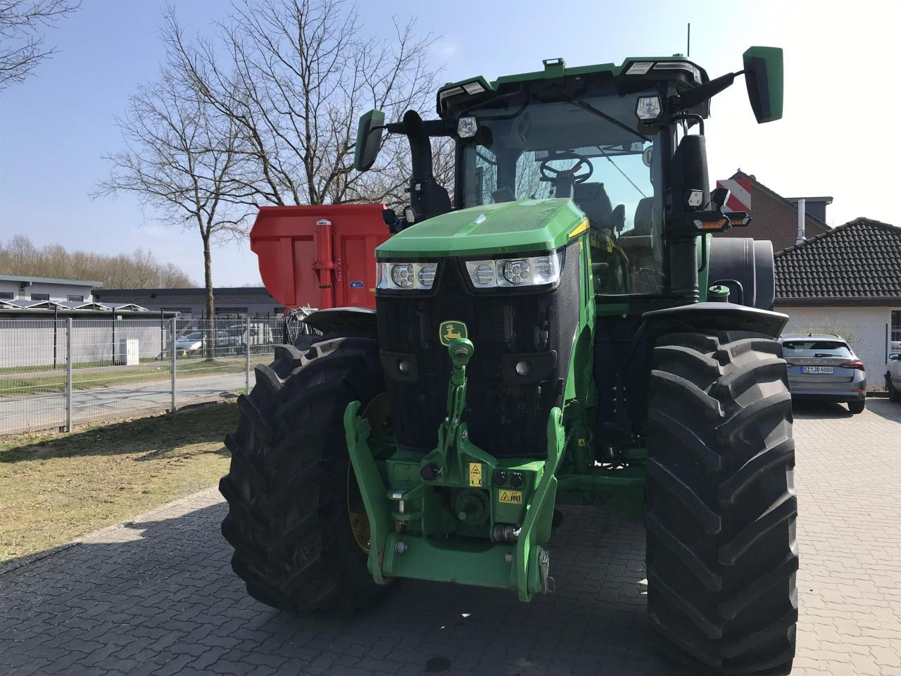 John Deere 7R 330 - Трактор: фото 3 John Deere 7R 330 - Трактор: фото 3
