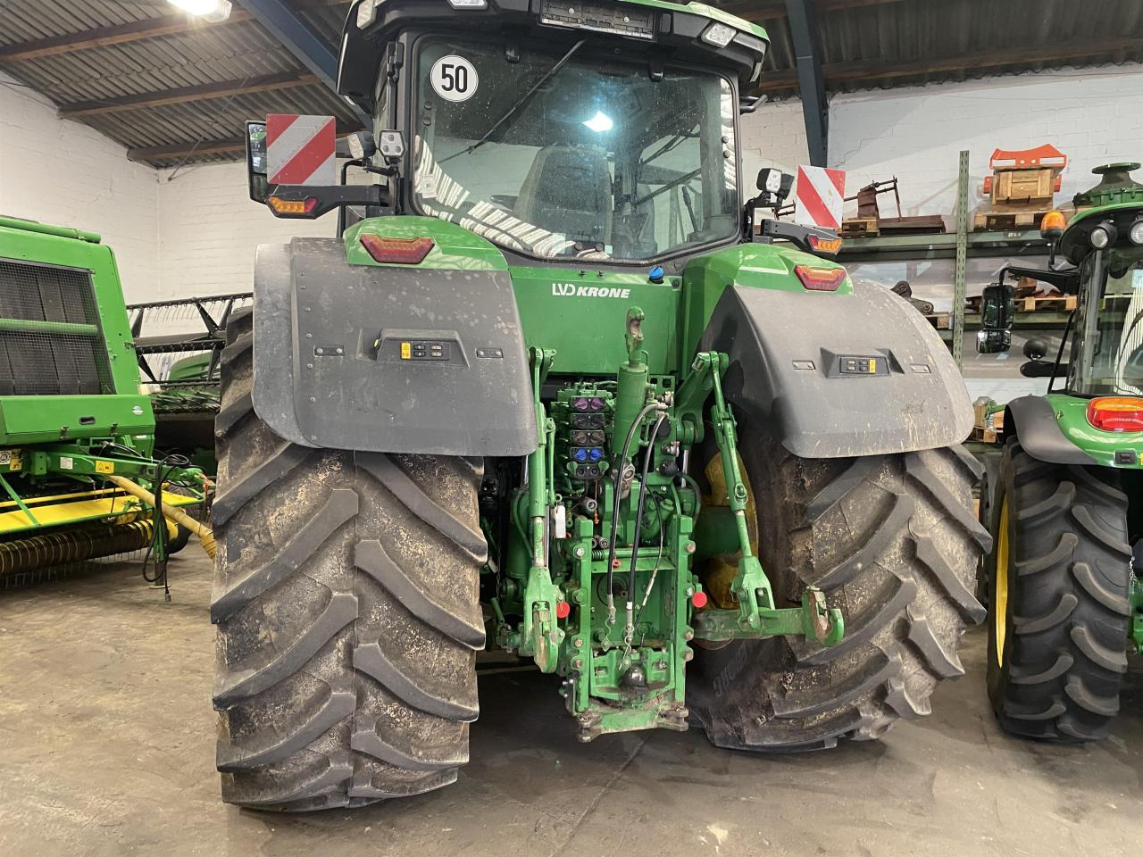 John Deere 7R 350 - Трактор: фото 3 John Deere 7R 350 - Трактор: фото 3