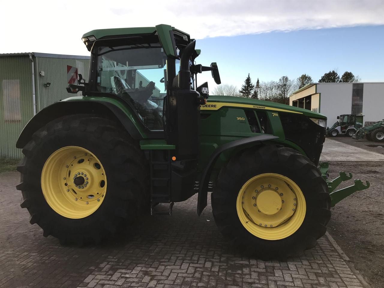 John Deere 7R 350 - Трактор: фото 2 John Deere 7R 350 - Трактор: фото 2