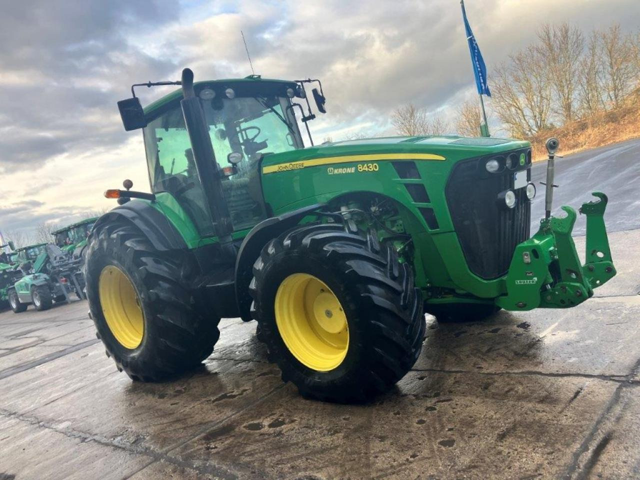 John Deere 8430 - Трактор: фото 4 John Deere 8430 - Трактор: фото 4