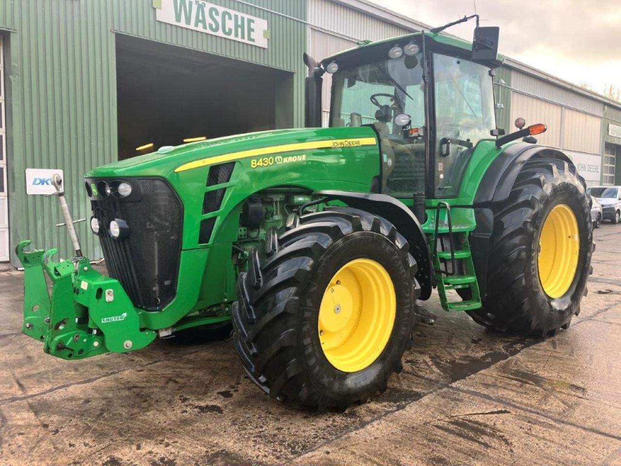 John Deere 8430 - Трактор: фото 1 John Deere 8430 - Трактор: фото 1