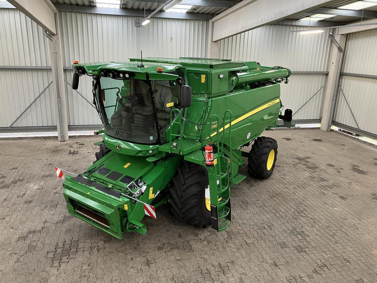 John Deere T560 - Зерноуборочный комбайн: фото 1 John Deere T560 - Зерноуборочный комбайн: фото 1