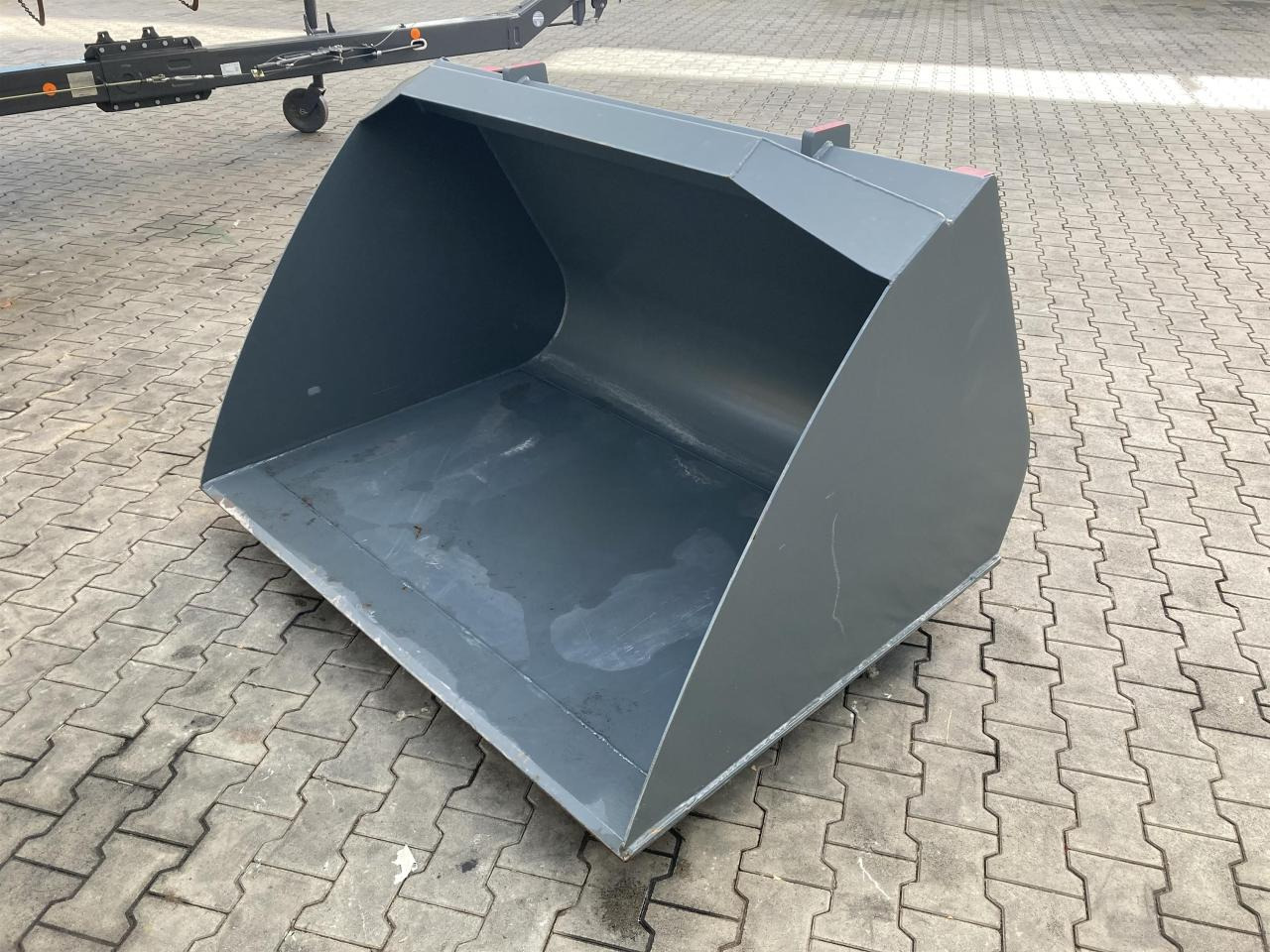 Kramer 1600 mm - Ковш: фото 1 Kramer 1600 mm - Ковш: фото 1