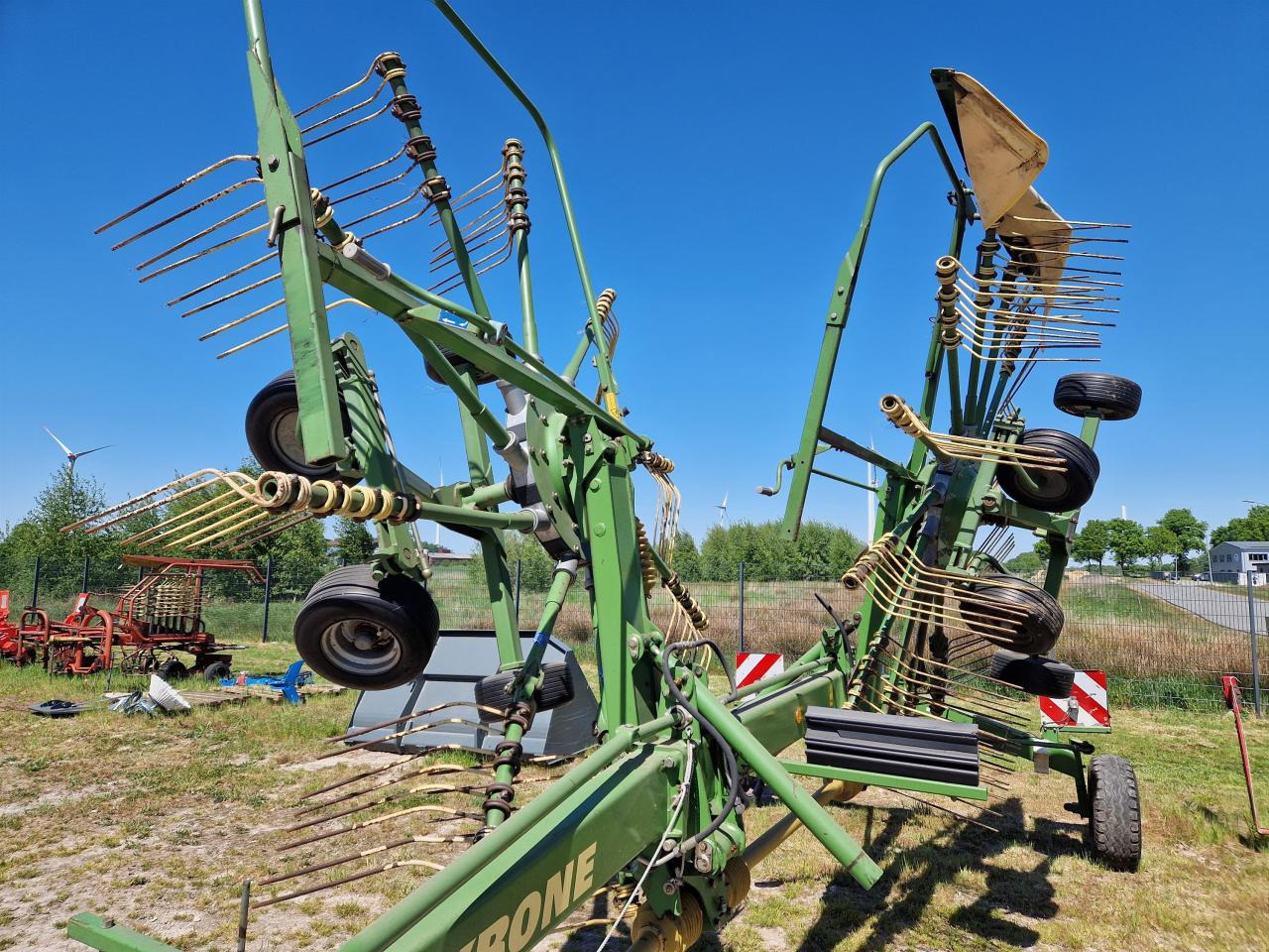 Krone Swadro 807 - Сеноворошилка: фото 3 Krone Swadro 807 - Сеноворошилка: фото 3