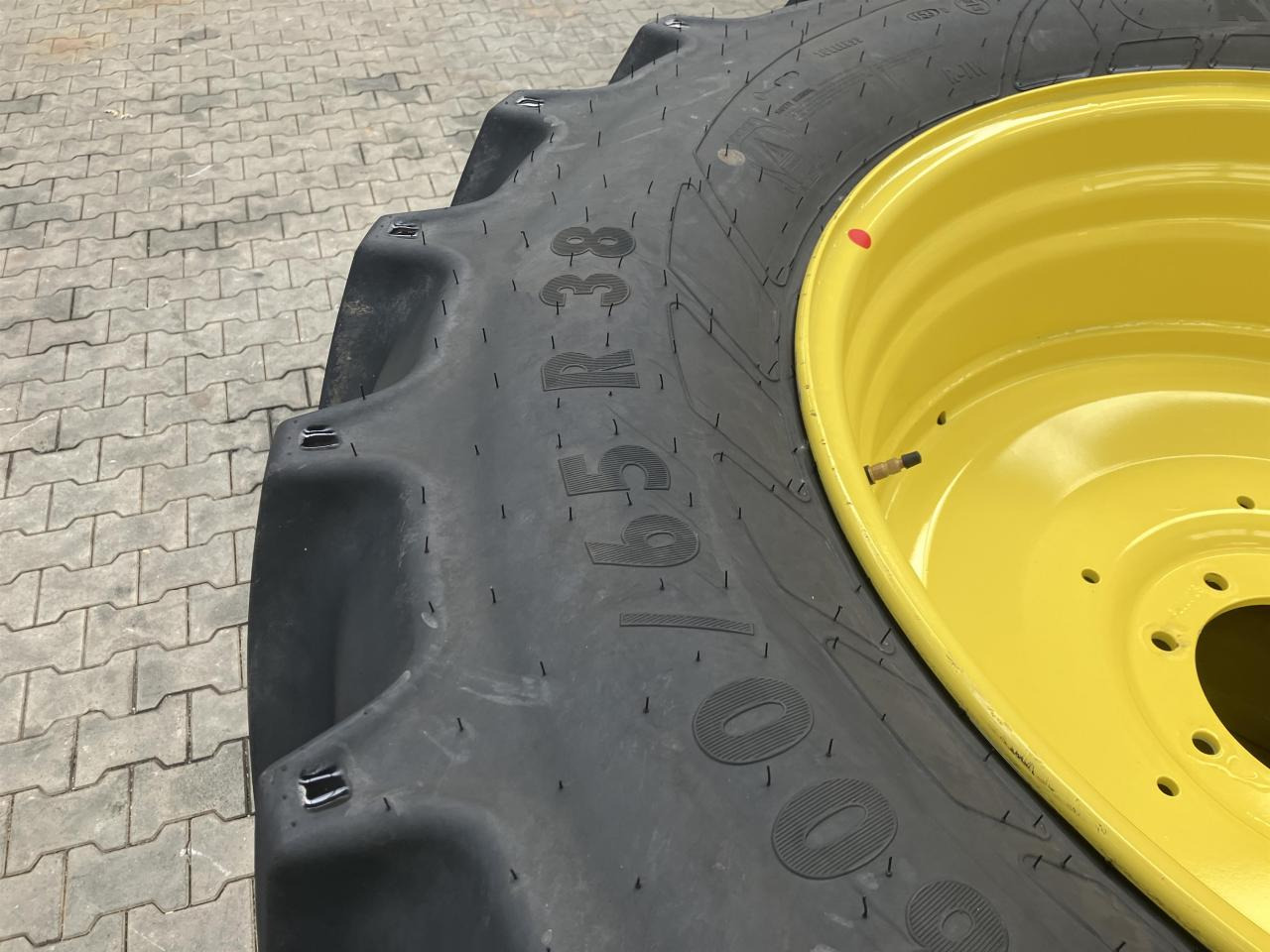 Mitas 600/65R38 - Шина для Сельскохозяйственной техники: фото 2 Mitas 600/65R38 - Шина для Сельскохозяйственной техники: фото 2