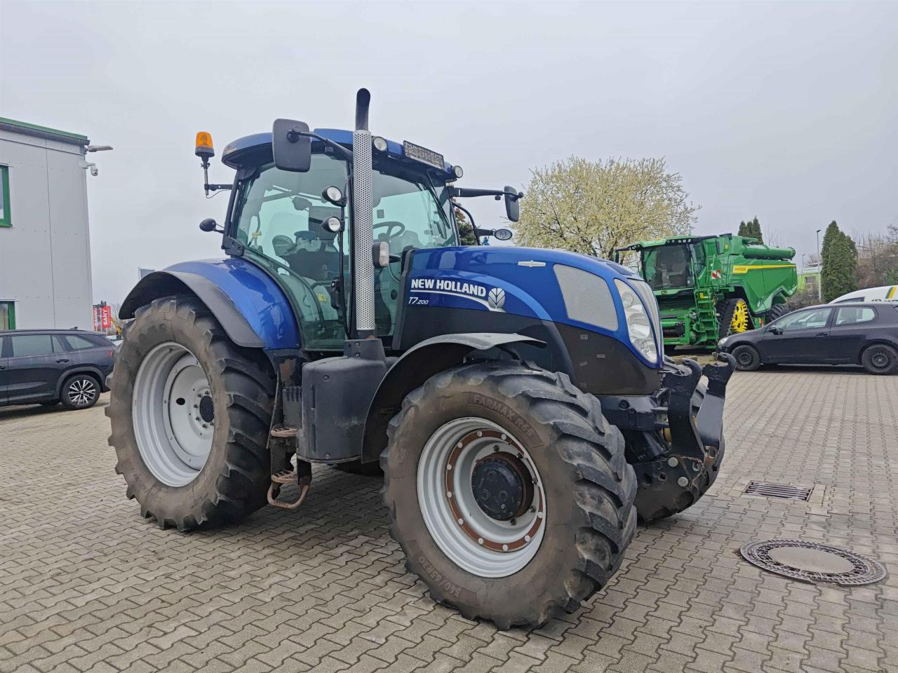 New Holland T7.200 - Трактор: фото 1 New Holland T7.200 - Трактор: фото 1