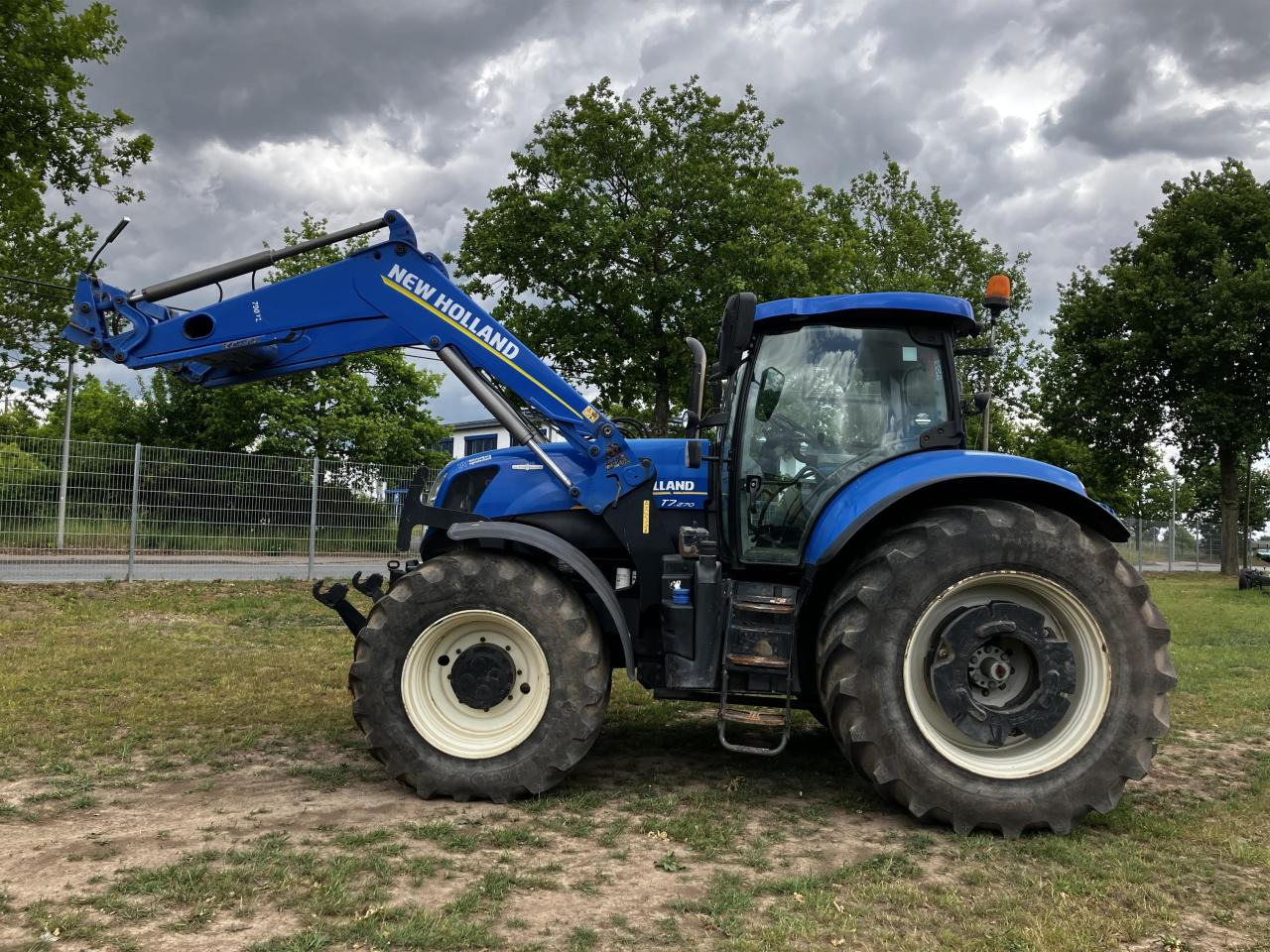 New Holland T7.270 - Трактор: фото 1 New Holland T7.270 - Трактор: фото 1