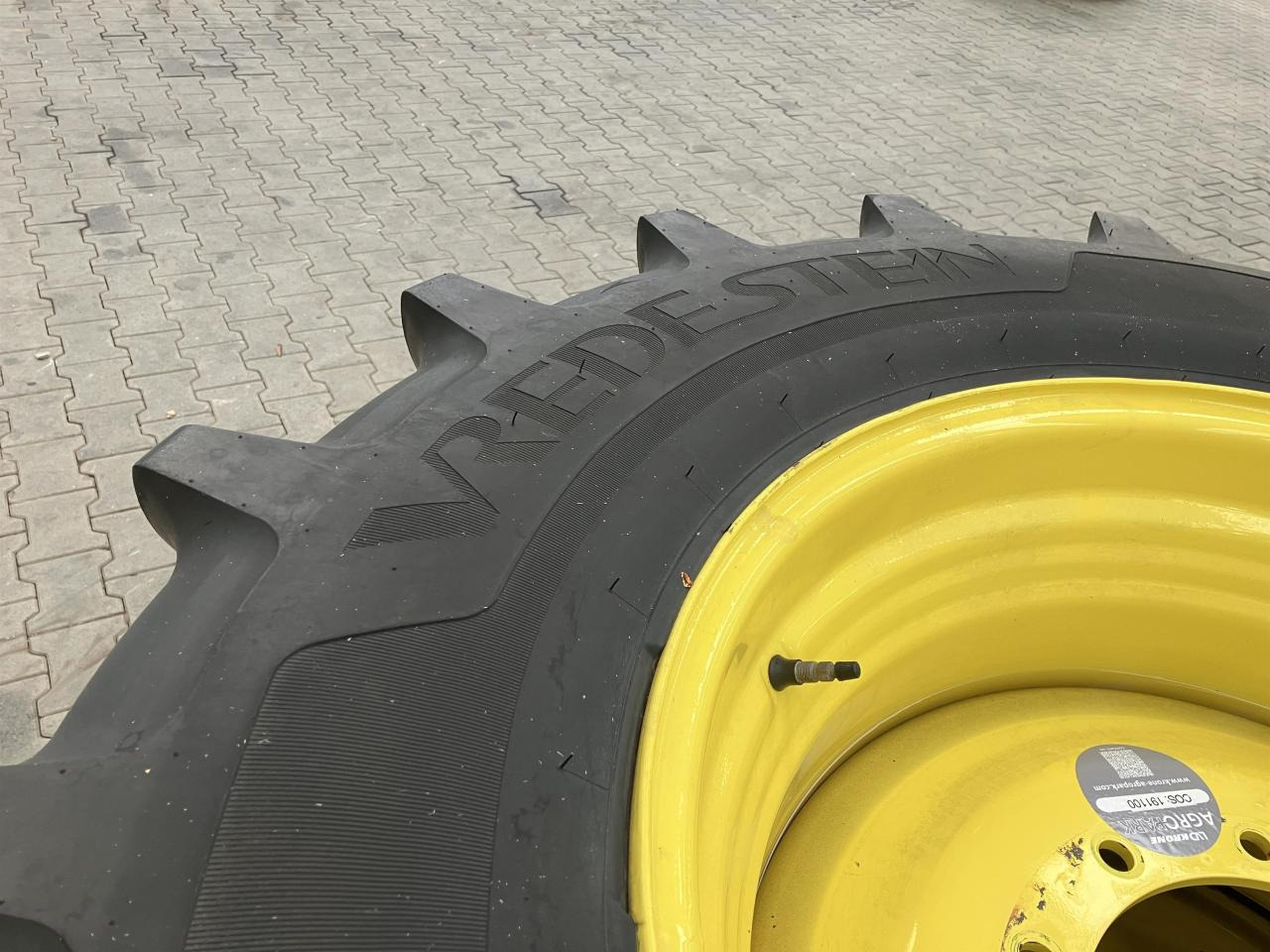 Vredestein 540/65R30 - Шина для Сельскохозяйственной техники: фото 4 Vredestein 540/65R30 - Шина для Сельскохозяйственной техники: фото 4