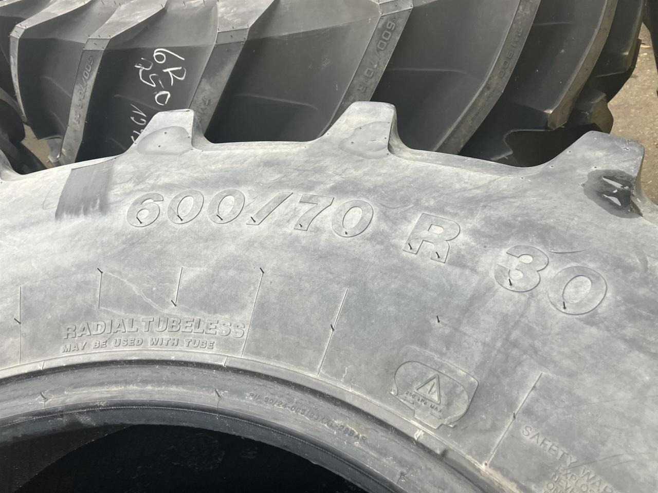 Vredestein 600/70R30 - Шина для Сельскохозяйственной техники: фото 5 Vredestein 600/70R30 - Шина для Сельскохозяйственной техники: фото 5