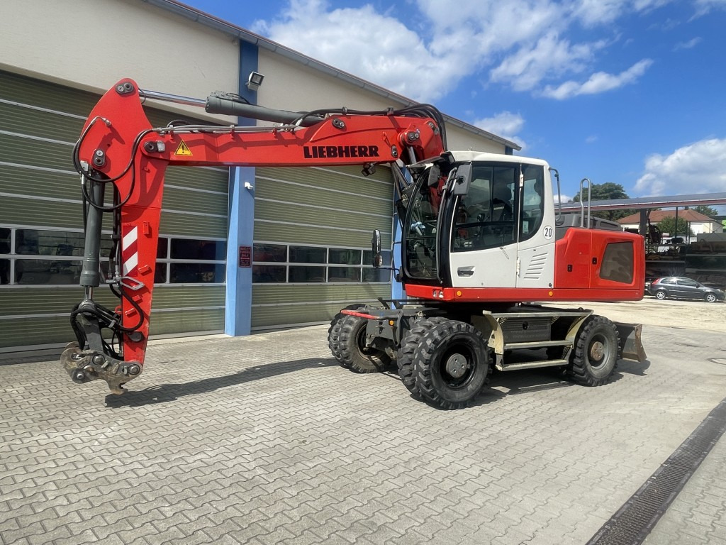 LIEBHERR A 920, Likufix, 2 x Tieflöffel - Колёсный экскаватор: фото 1 LIEBHERR A 920, Likufix, 2 x Tieflöffel - Колёсный экскаватор: фото 1